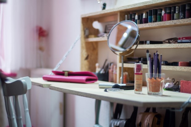 1,4m - makeup table kam s malovatkami - tototu studio