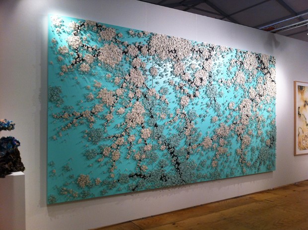 Ran Hwang umelecke diela vytvorene z gombikov, koralkov a kolikov 3