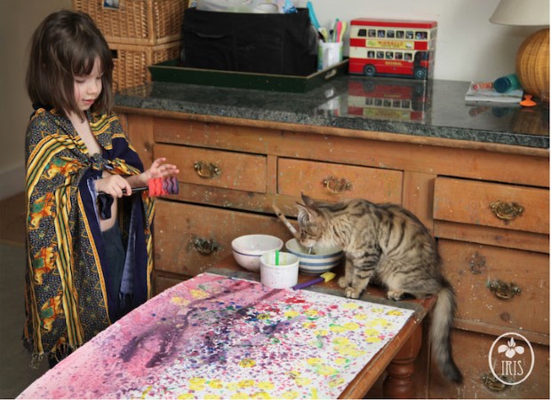 Iris Grace s autizmom maluje dychvyrazajuce obrazy 11