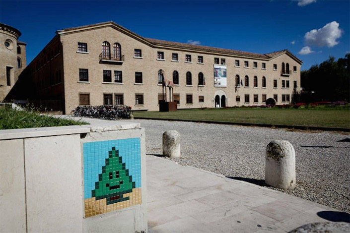 Invader 8 bitovy street art Ravenna 13