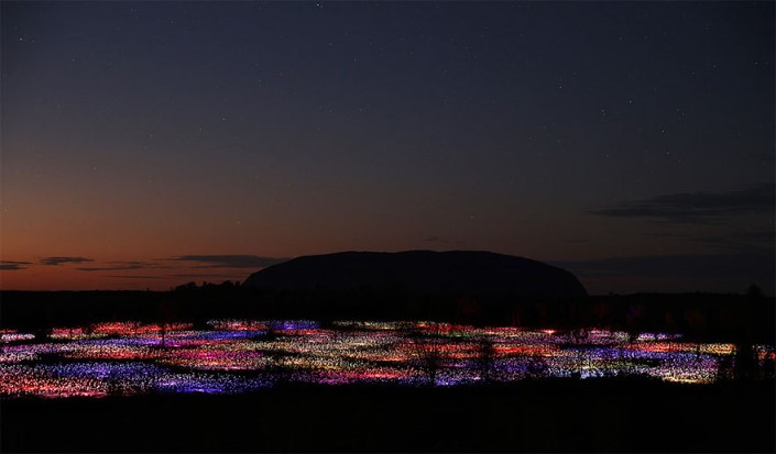 Bruce Munro Pole svetiel Uluru Australia 1