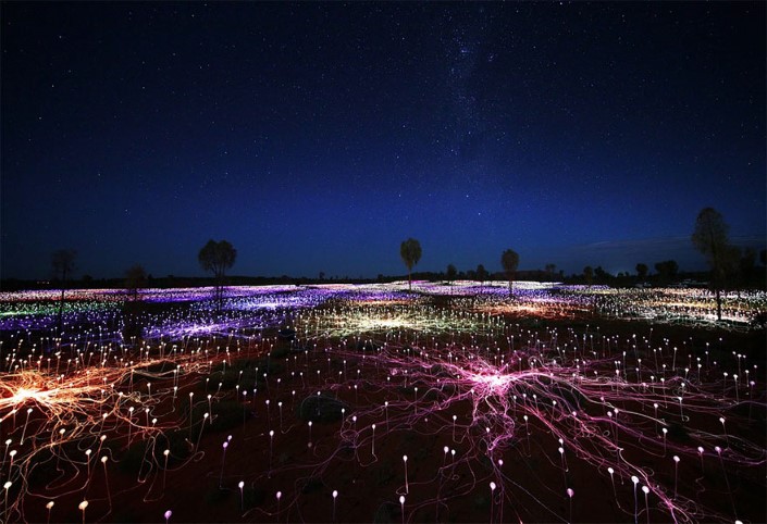 Bruce Munro Pole svetiel Uluru Australia 2