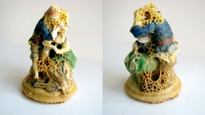 Aganetha Dyck - Honeybee Alterations vcelie plasty na soskach 8