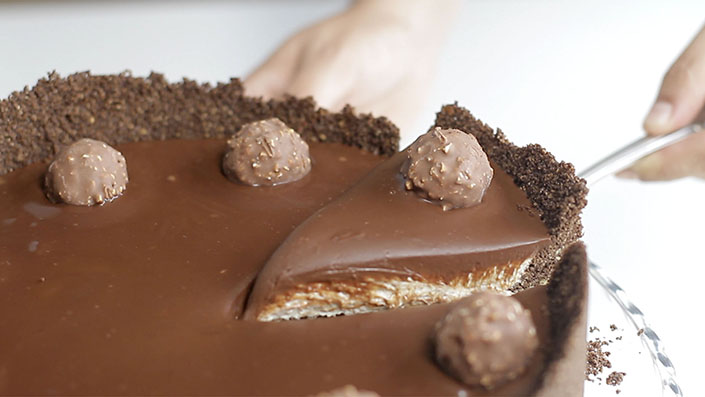 Ferrero Rocher Cheesecake | Recept na chutný nepečený zákusok