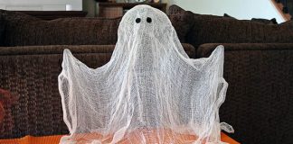 Lietajúci duch ako dekorácia | DIY nápad na Halloween