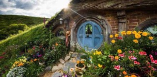 Hobbiton, rozprávkový svet hobitov na Novom Zélande