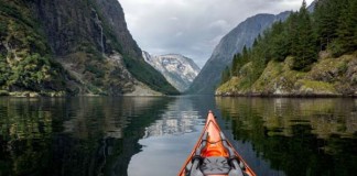 Dychberúce fotografie norských fjordov z kajaku | Tomasz Furmanek