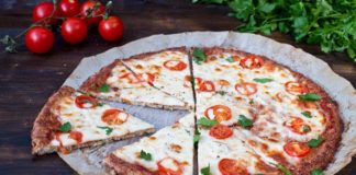 Bezlepková pizza margherita s karfiolovým cestom | Recept