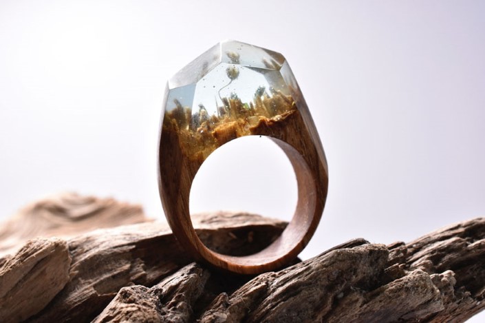Secret Wood prstene s kuskom sveta 10