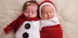 17 bábätiek vo vianočných ručne pletených outfitoch roztopia vaše srdce