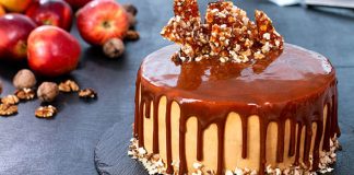 Jablkovo-orechová torta s karamelovou polevou | Recept