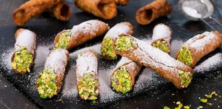 Sicílske cannoli | Recept na tradičný dezert pripravíte na stovky spôsobov